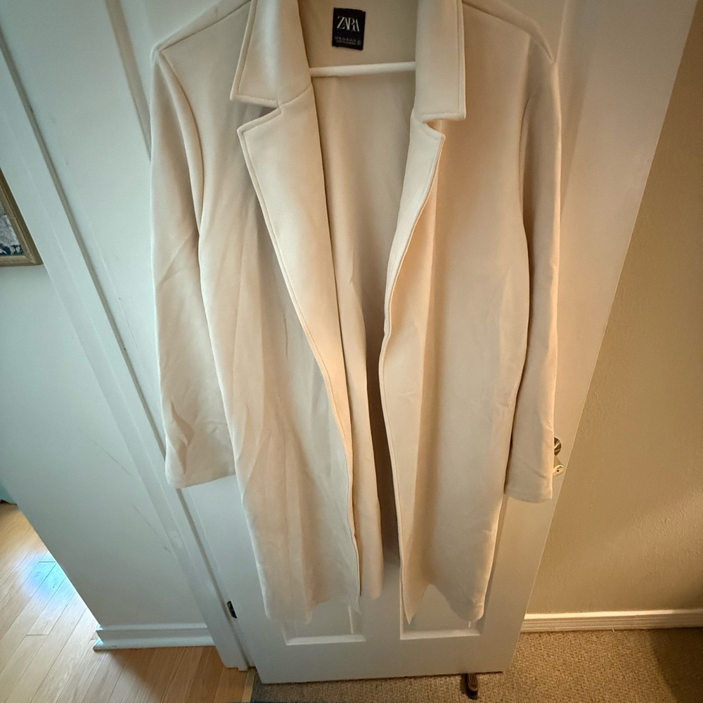 Zara Women's Elegant Cream Trench Coat